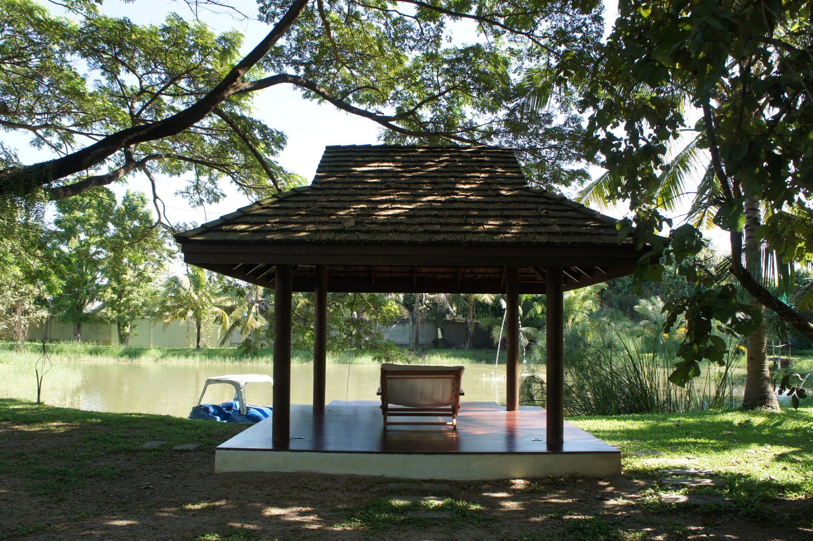 Roland & Sukanya House Niwat Architect Project